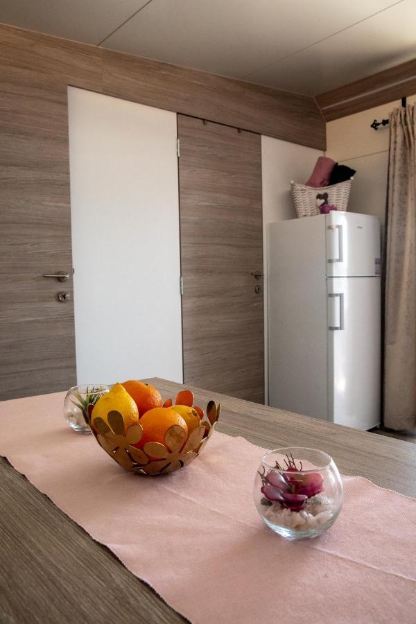 Mobile Home Whit Sea View Lavojesa Drage Ngoại thất bức ảnh