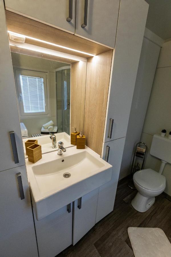 Mobile Home Whit Sea View Lavojesa Drage Ngoại thất bức ảnh