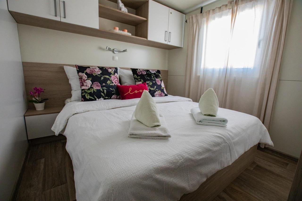 Mobile Home Whit Sea View Lavojesa Drage Ngoại thất bức ảnh