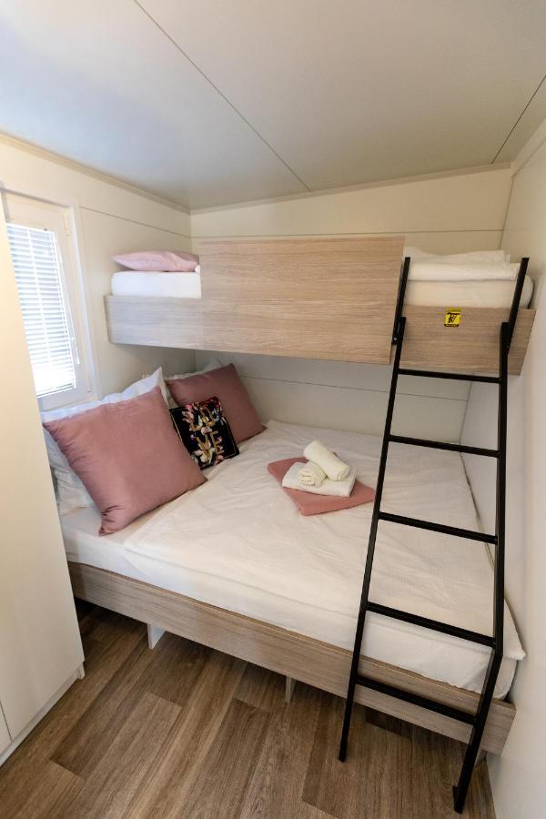 Mobile Home Whit Sea View Lavojesa Drage Ngoại thất bức ảnh